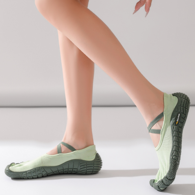 أحذية نسائية بخمسة أصابع حافي  - مراجعة Pilates Yoga Shoes وسعره