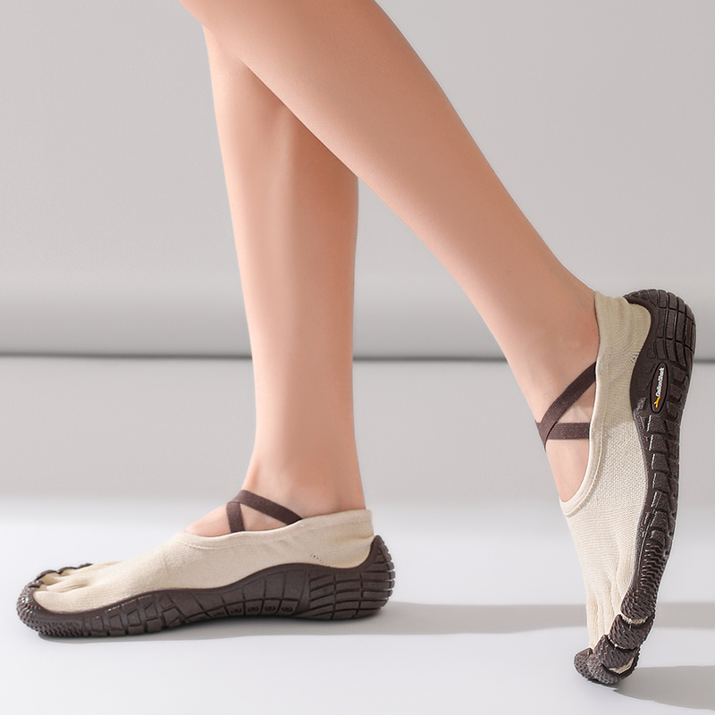 أحذية نسائية بخمسة أصابع حافي  - مراجعة Pilates Yoga Shoes وسعره