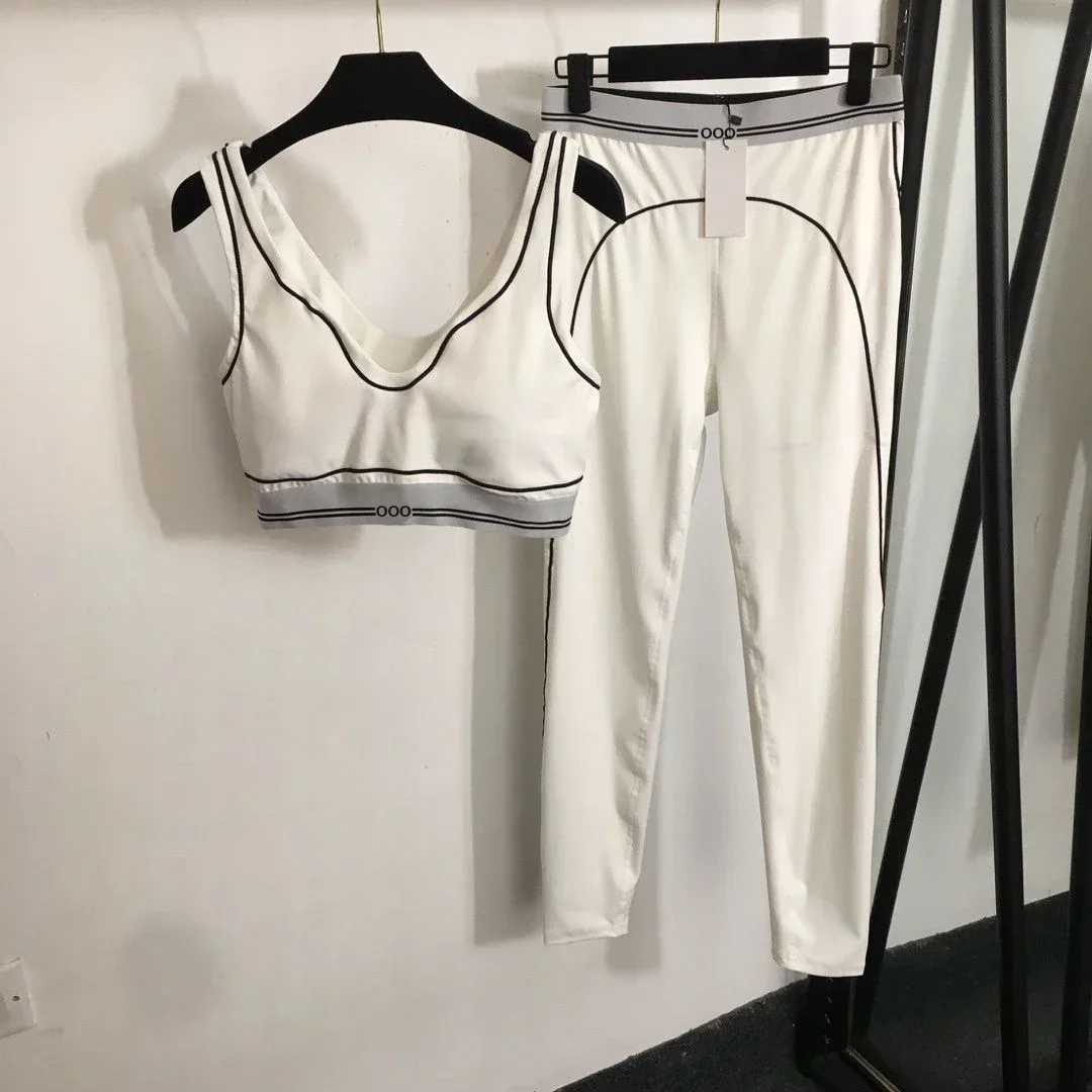 طقم رياضي نسائي من قطعتين (توب - مراجعة Pilates Yoga Top وسعره