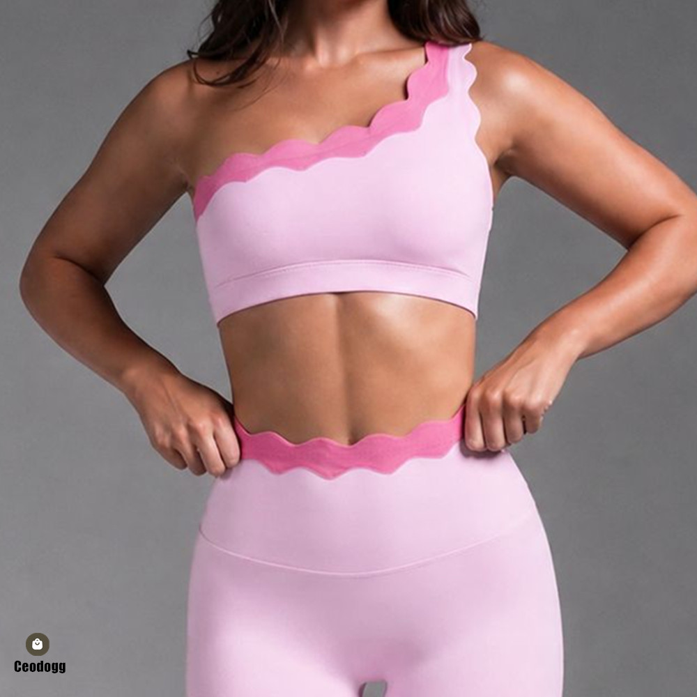 حمالة صدر رياضية لليوغا بتصميم - مراجعة Pilates Yoga Top وسعره